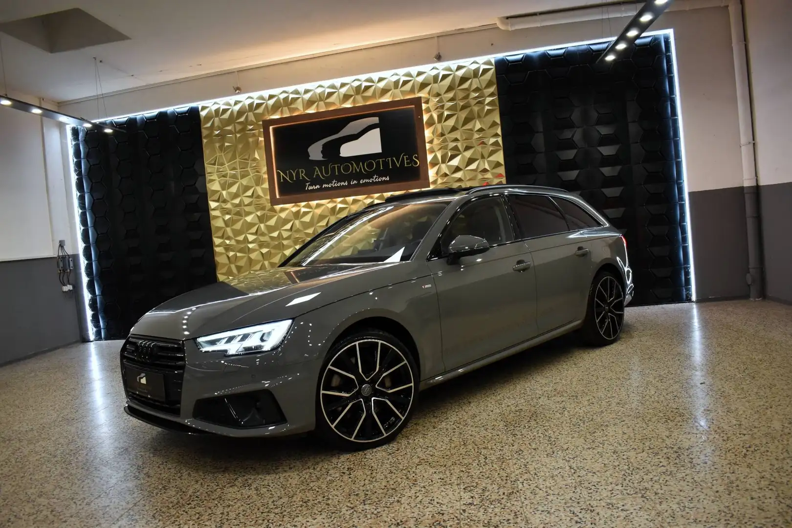 Audi A4 50 TDI quattro Aut. S-LINE, MATRIX, PANO, ACC, VIRTUAL, KEYLESS GO, AHK Grau - 1
