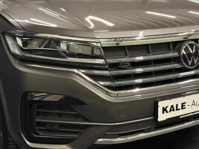 Volkswagen Touareg view 11