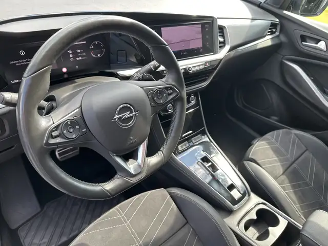 Opel Grandland view 8
