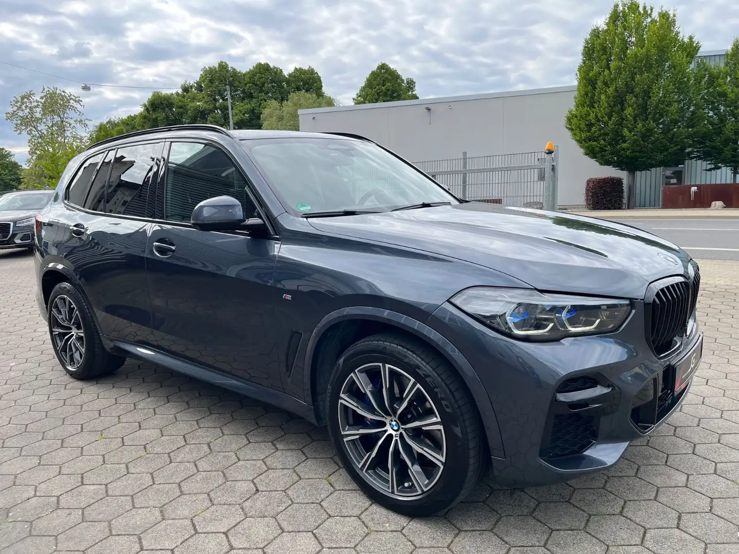 BMW X5 xDrive 30 d M Sport*Laser*close*Key*HuD Grijs - 2