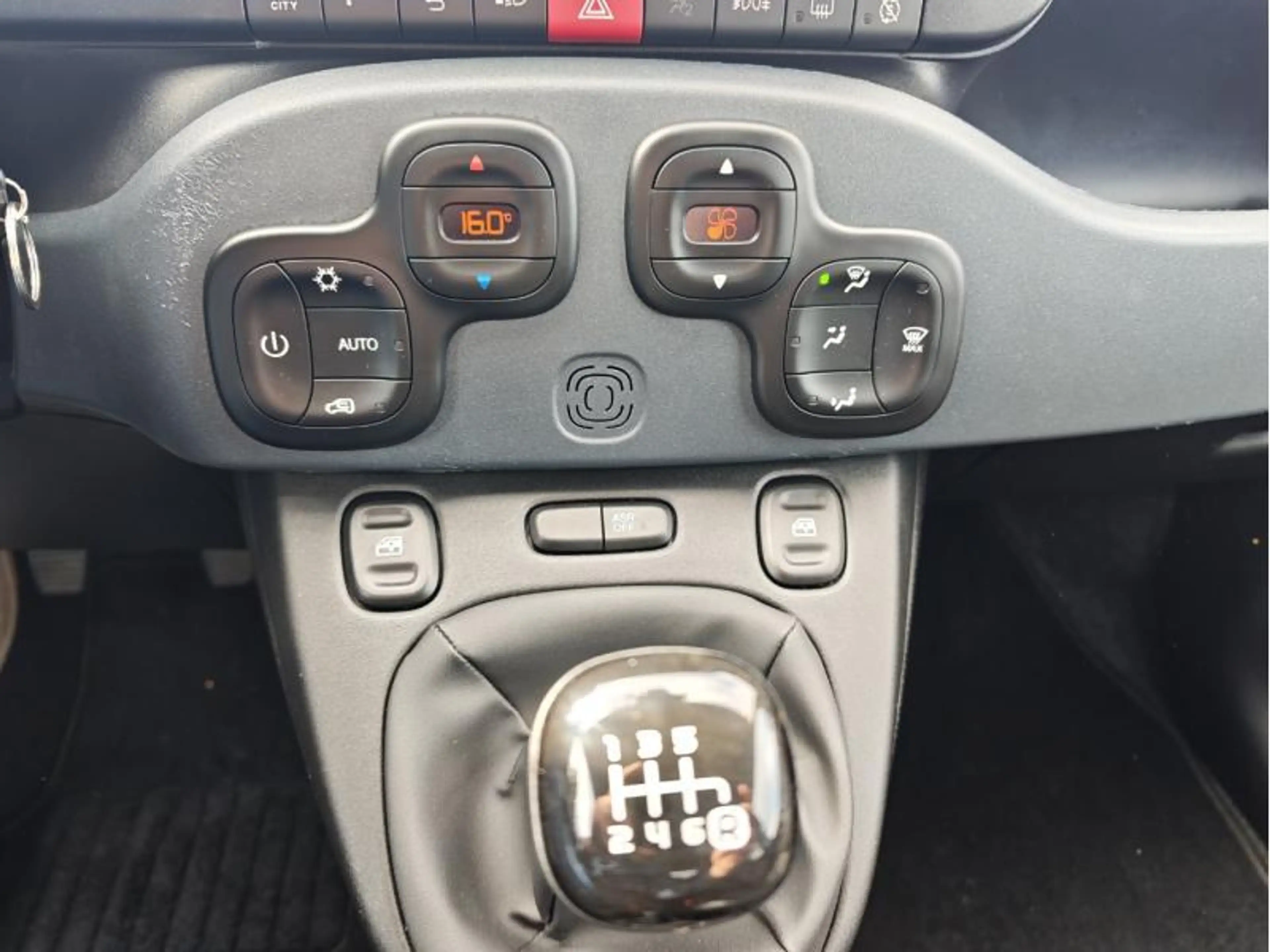 Fiat Panda Cross — photo 11