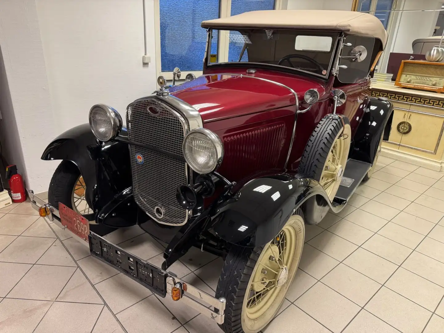 Ford Modell A Roadster Deluxe Negro - 1