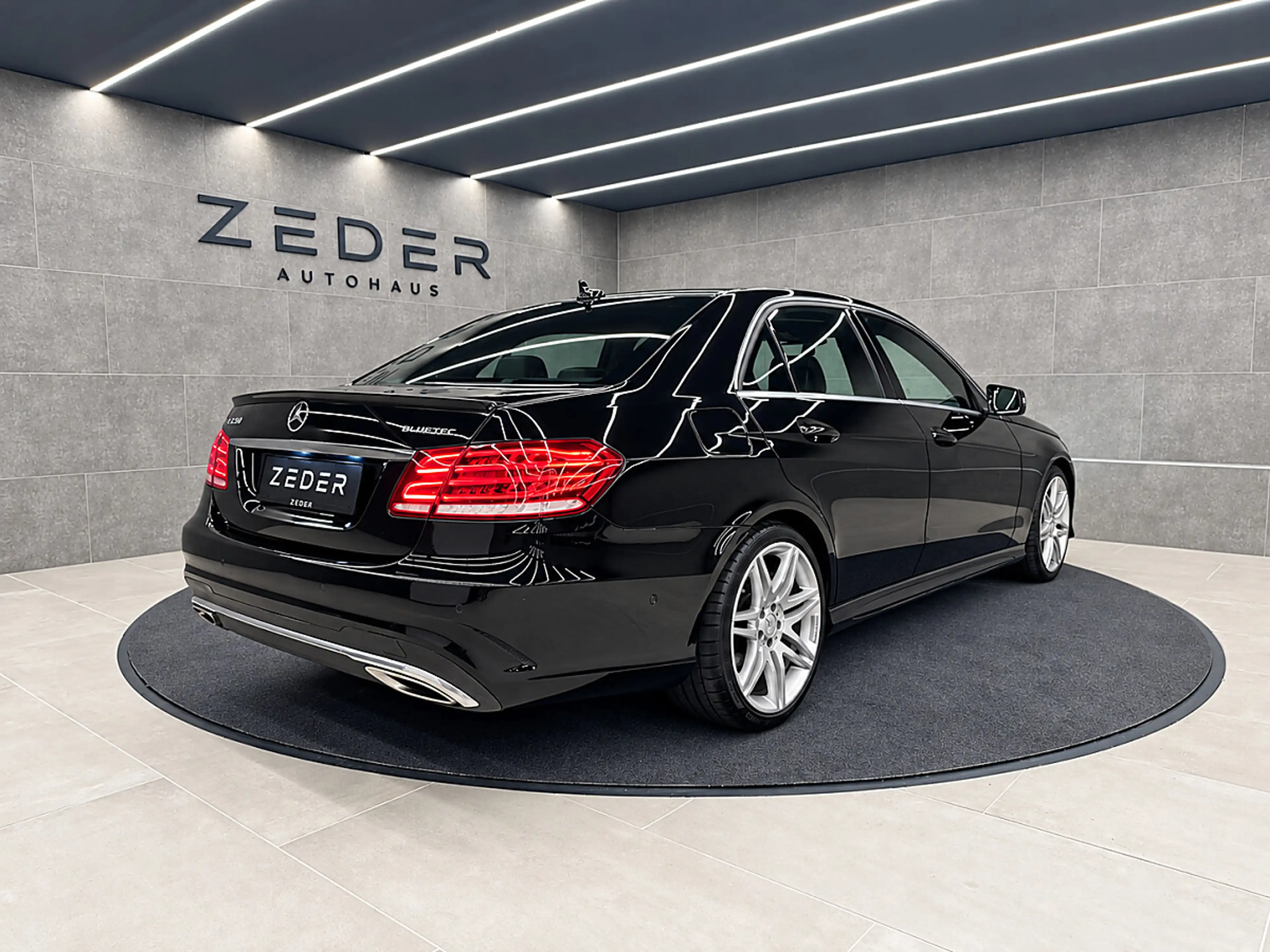 Mercedes-Benz E 220 Aut. 4MATIC |AMG-LINE|LED ILS|COMAND — photo 12