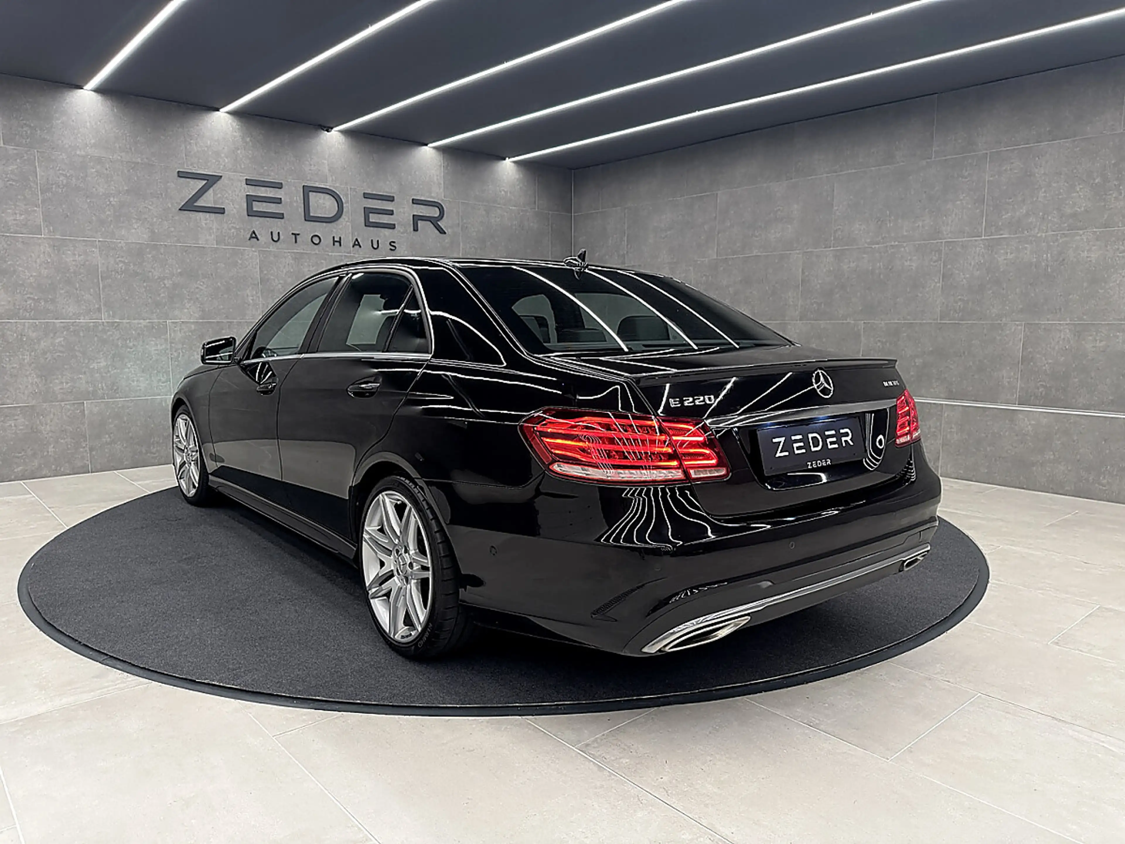Mercedes-Benz E 220 Aut. 4MATIC |AMG-LINE|LED ILS|COMAND — photo 10