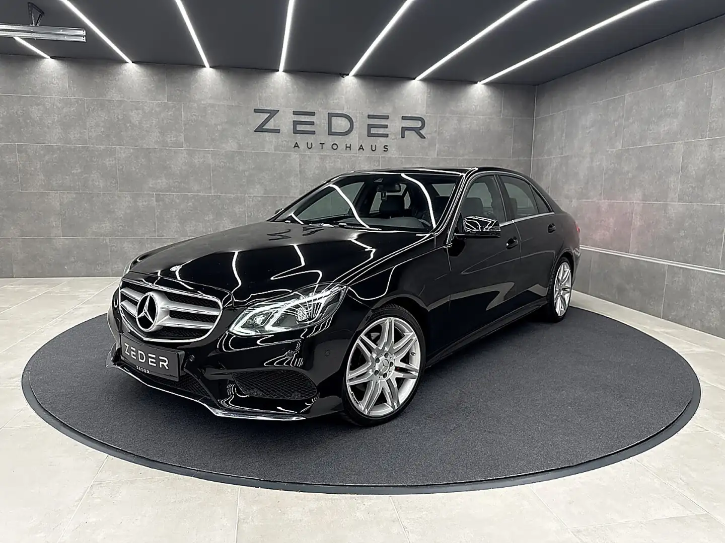 Mercedes-Benz E 220 Aut. 4MATIC |AMG-LINE|LED ILS|COMAND|PARKASSIST Schwarz - 1