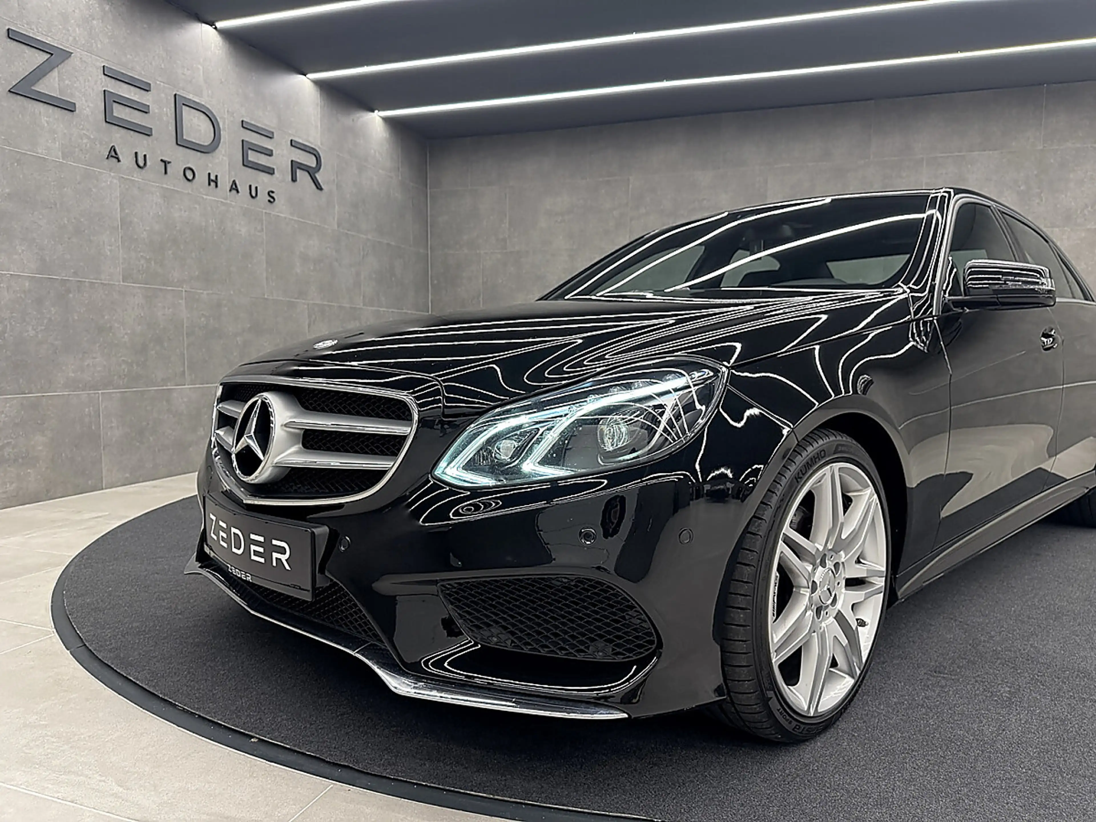 Mercedes-Benz E 220 Aut. 4MATIC |AMG-LINE|LED ILS|COMAND — photo 4