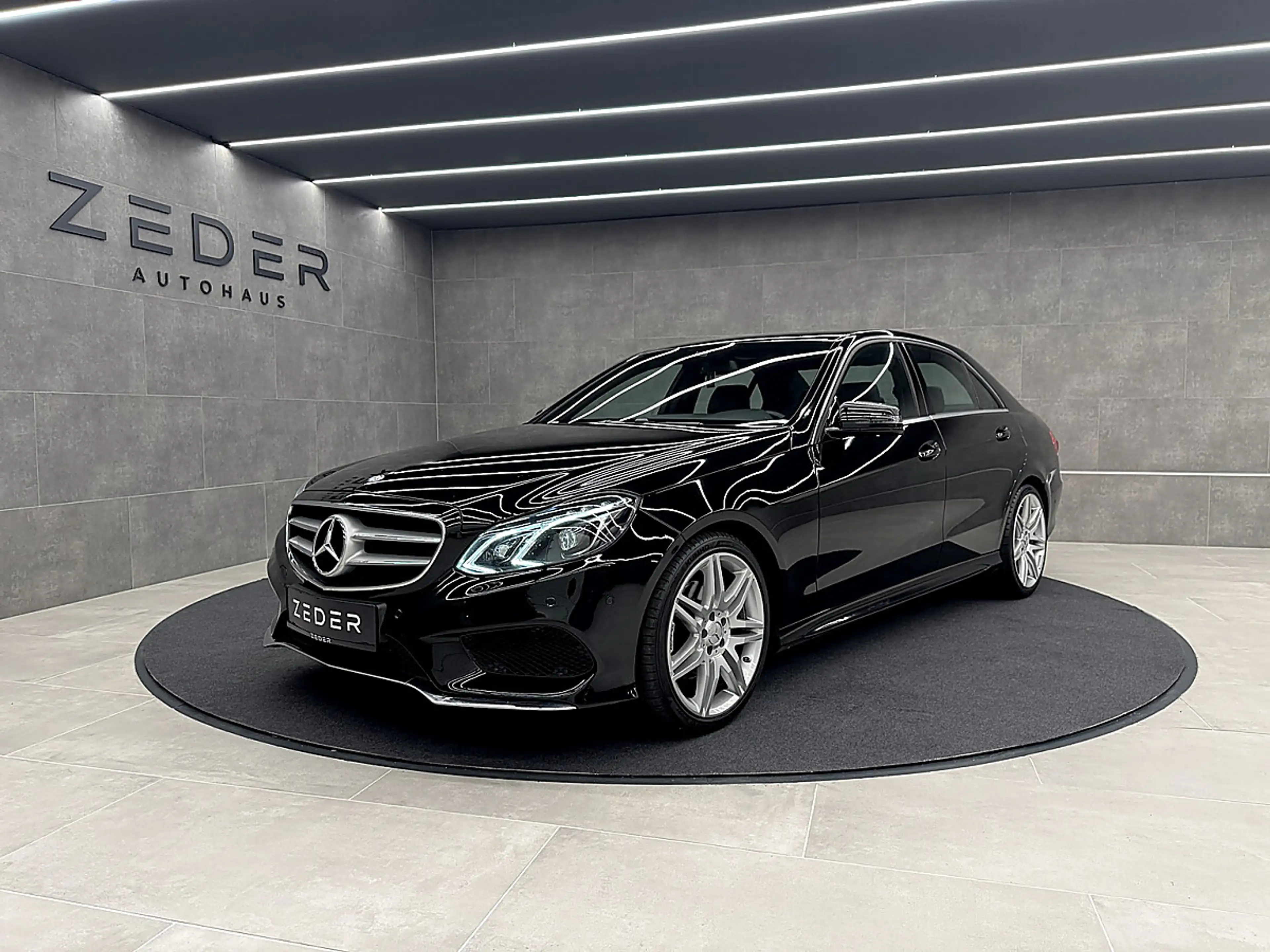 Mercedes-Benz E 220 Aut. 4MATIC |AMG-LINE|LED ILS|COMAND — photo 3