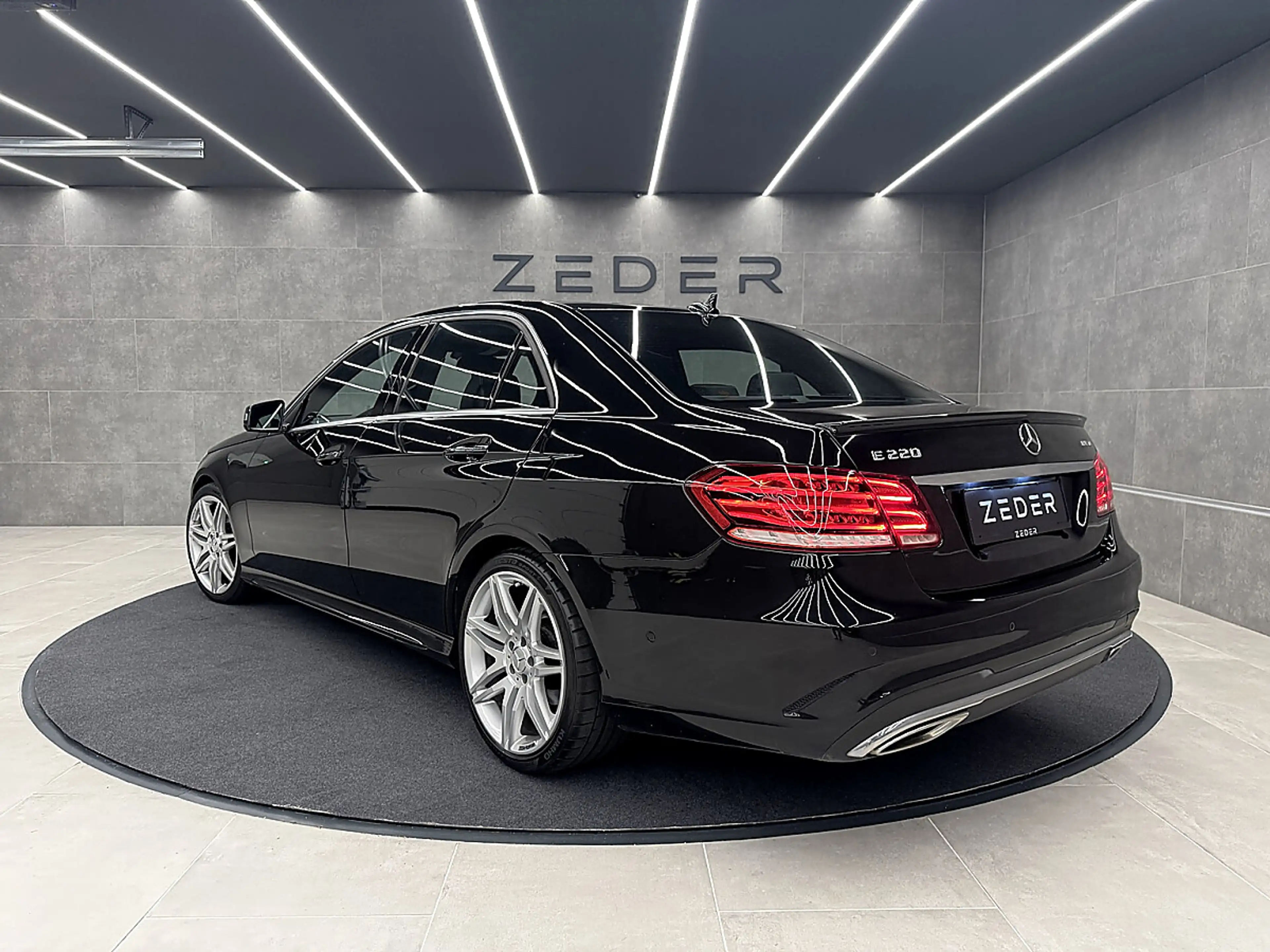 Mercedes-Benz E 220 Aut. 4MATIC |AMG-LINE|LED ILS|COMAND — photo 9