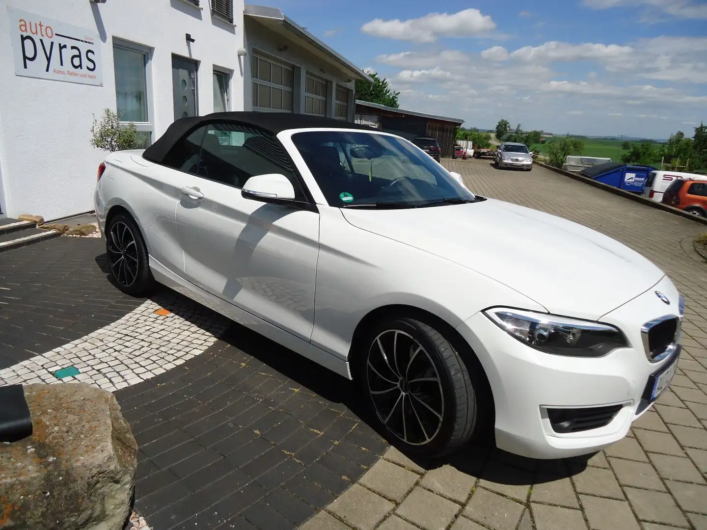BMW 218 Baureihe 2 Cabrio 218 i Blanc - 1