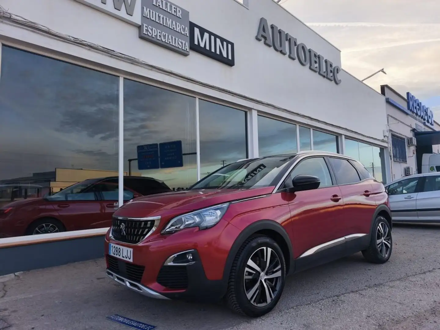Peugeot 3008 1.5 130 CV Burdeos - 2
