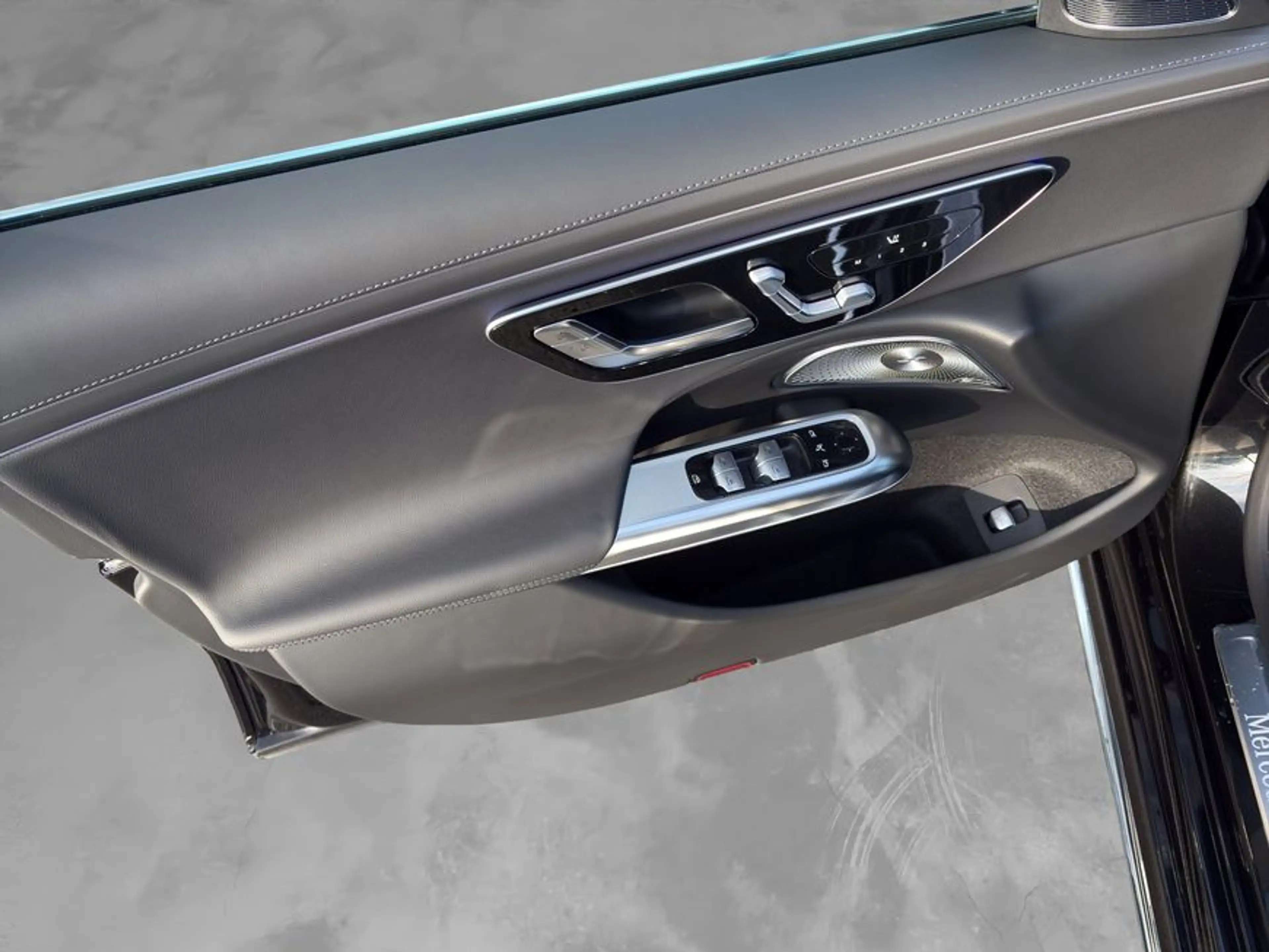 Mercedes-Benz E 200 E-Klasse — photo 15