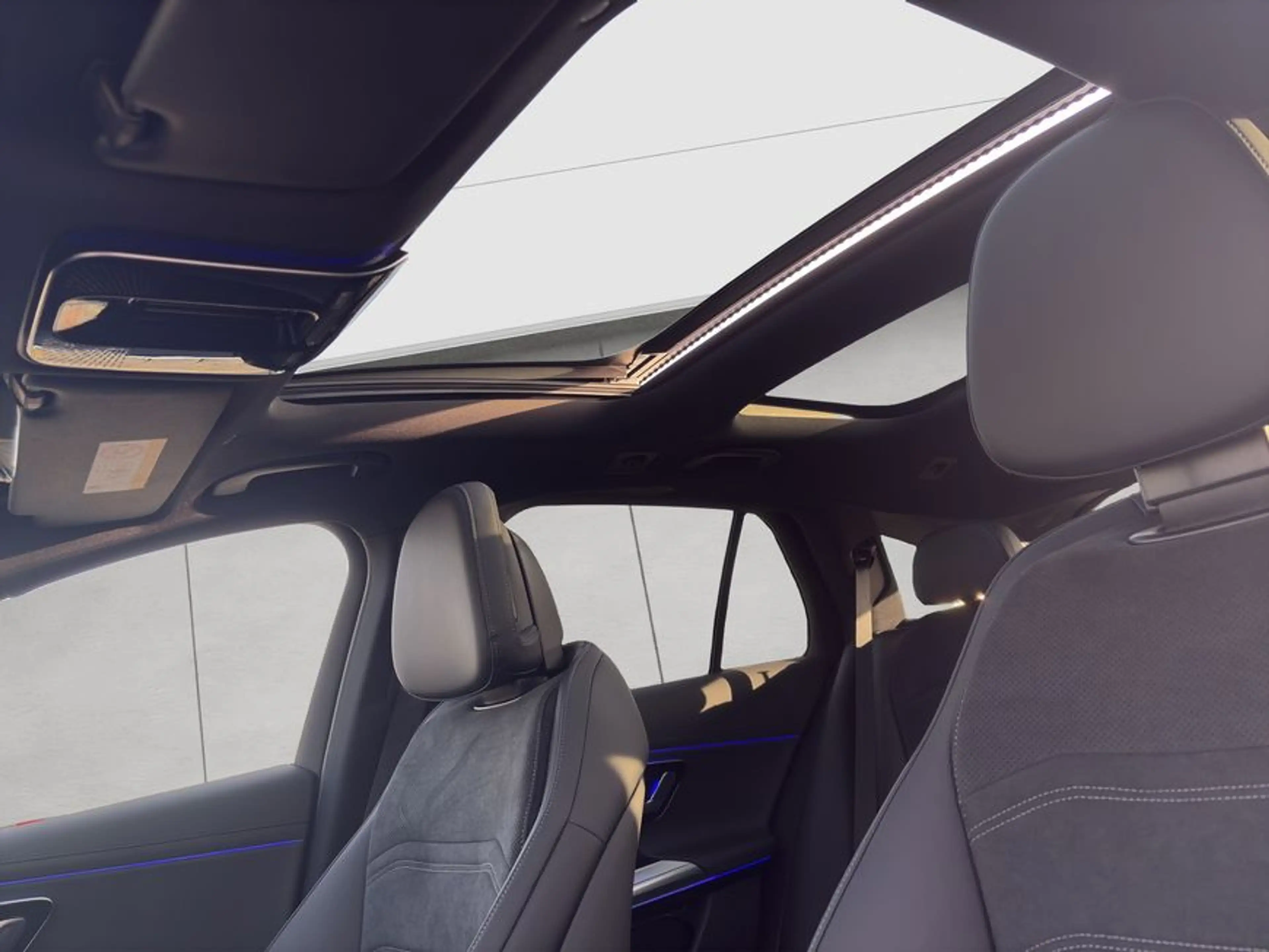 Mercedes-Benz E 200 E-Klasse — photo 14