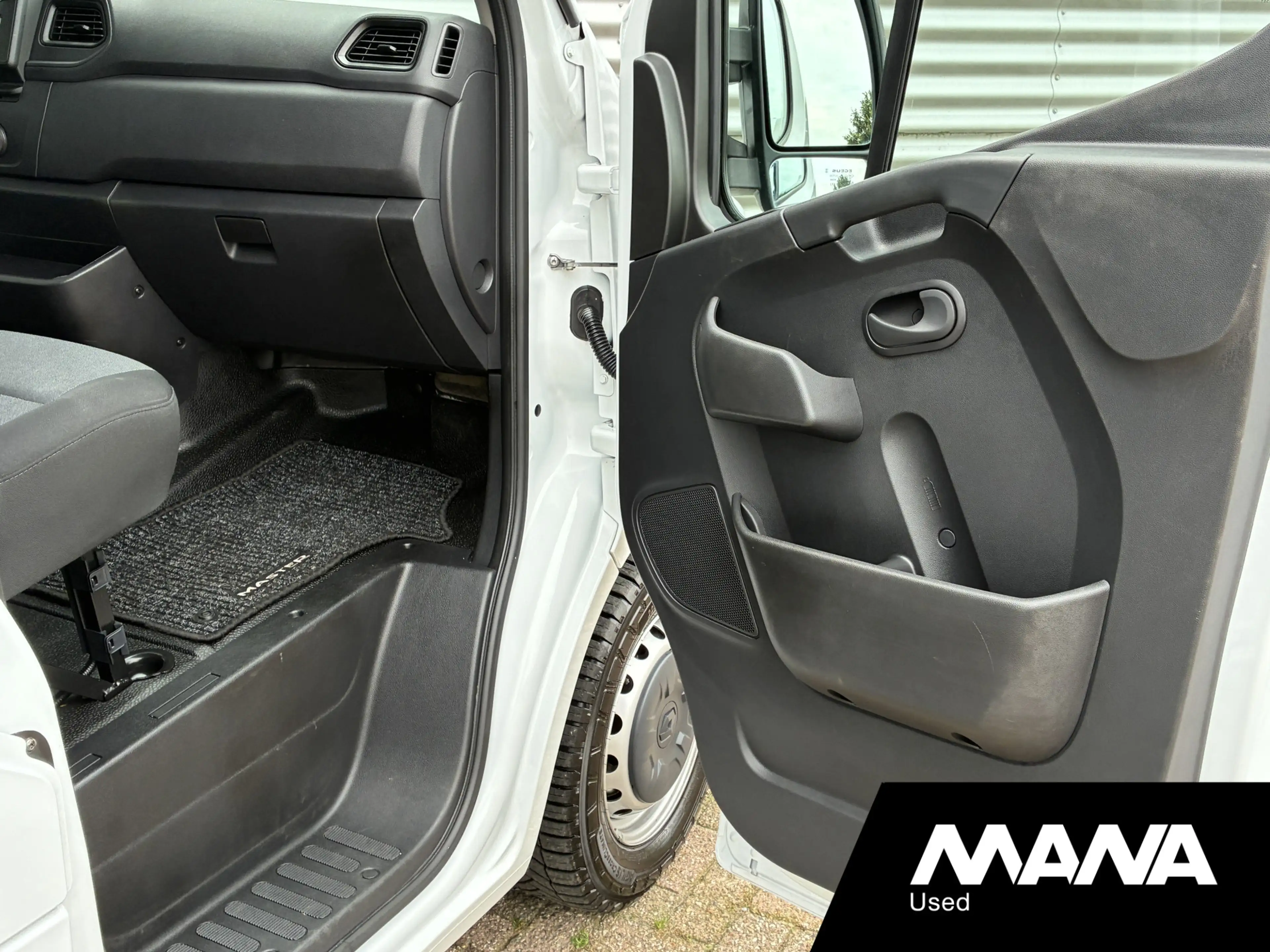 Renault Master T35 2.3 dCi 135 L2H2 Airco Sensoren Radio Bluetoot — photo 9