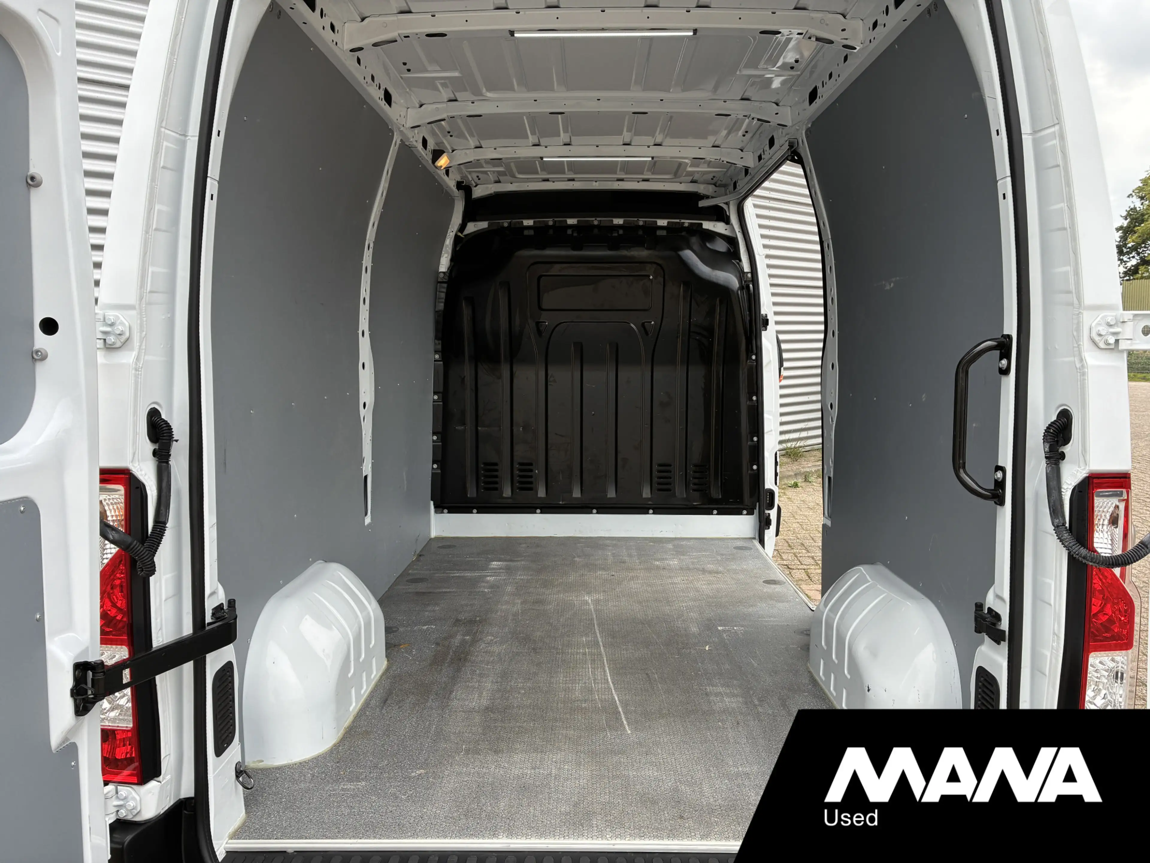 Renault Master T35 2.3 dCi 135 L2H2 Airco Sensoren Radio Bluetoot — photo 7