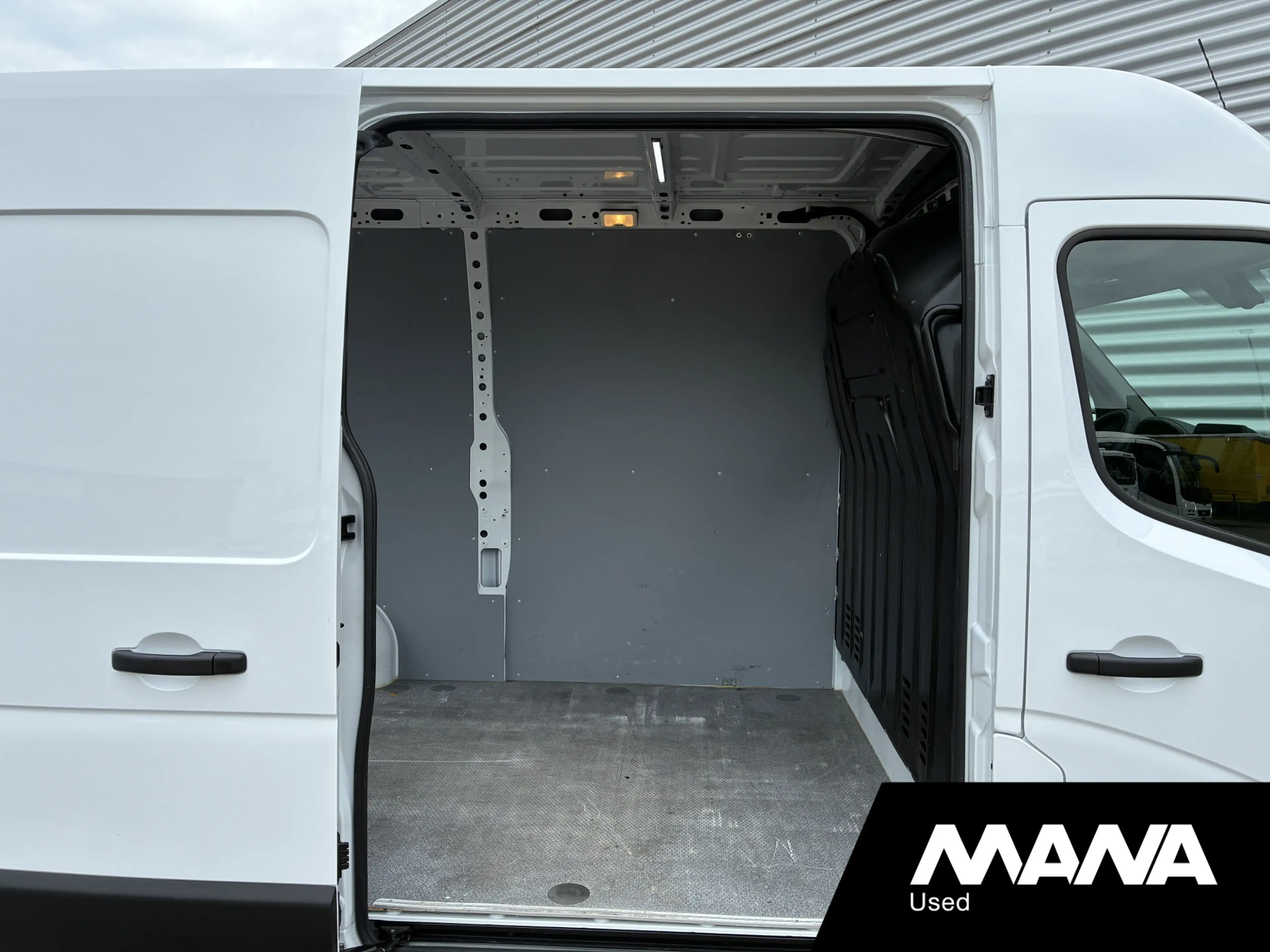 Renault Master T35 2.3 dCi 135 L2H2 Airco Sensoren Radio Bluetoot — photo 8