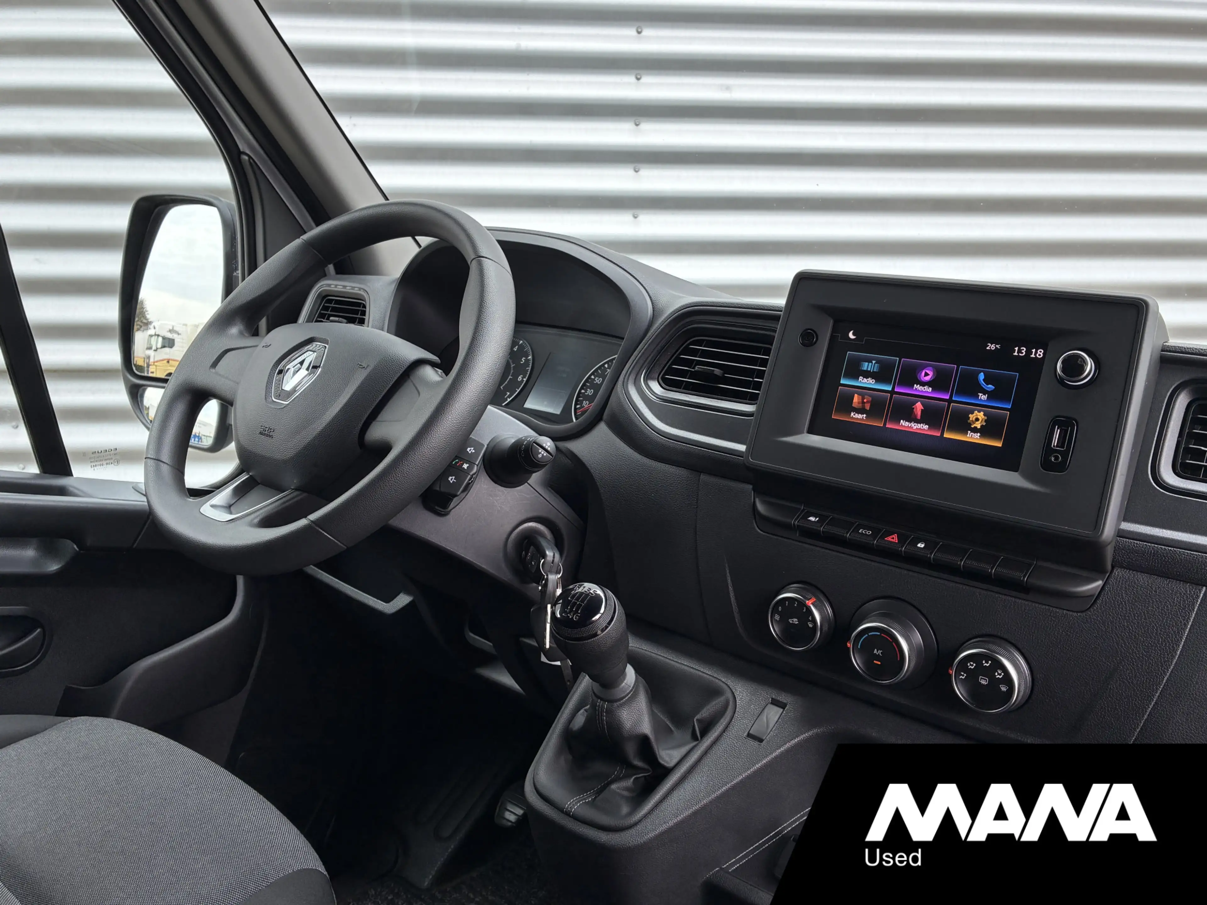 Renault Master T35 2.3 dCi 135 L2H2 Airco Sensoren Radio Bluetoot — photo 3