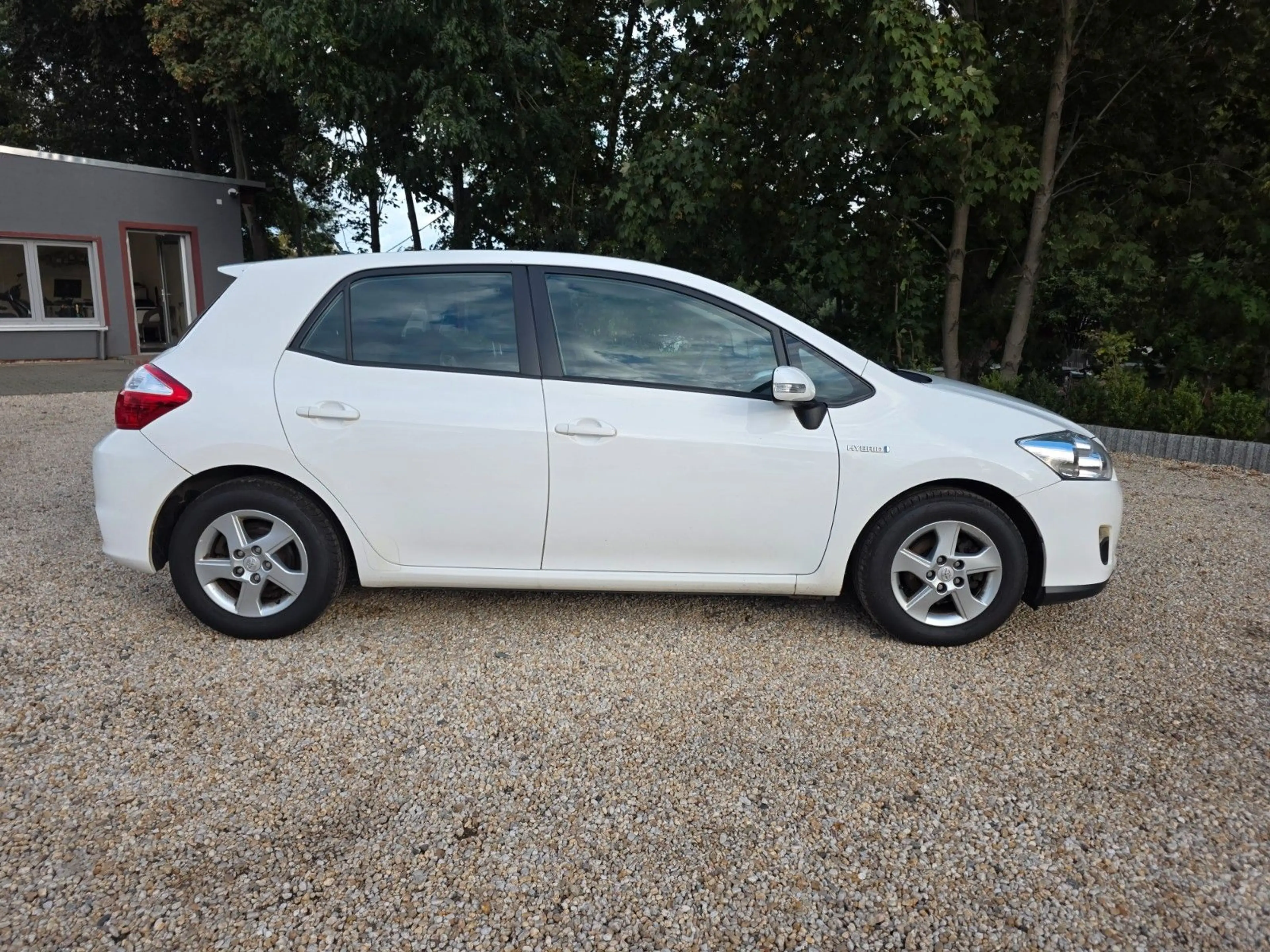 Toyota Auris 1.8 Hybrid Life — photo 4