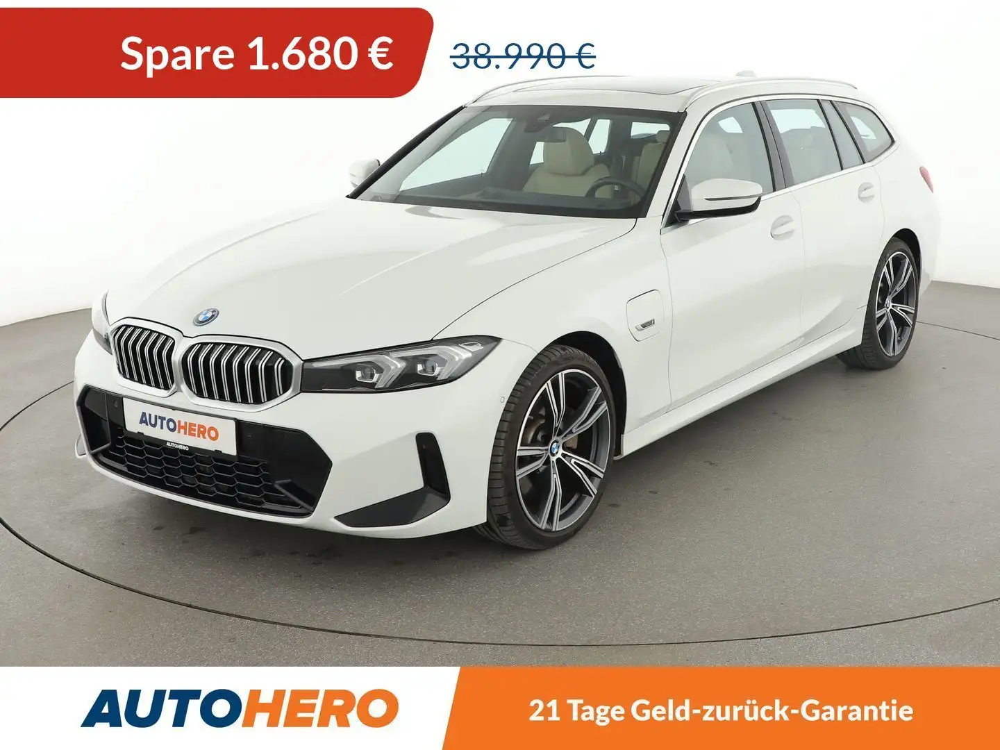 BMW 320 320e M Sport Aut.*NAVI*LED*TEMPO*AHK*PANO*CAM*PDC* Weiß - 1