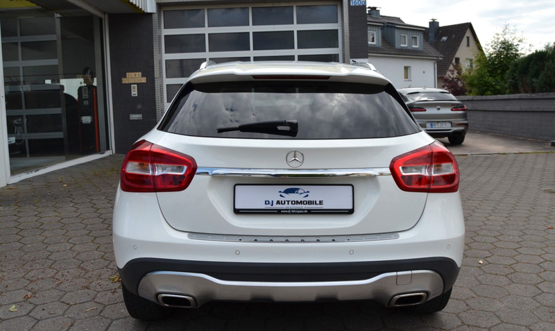 Mercedes-Benz GLA 180 GLA180*Kamera*AHK*wenig KM*Tempomat*Automatik* — photo 7