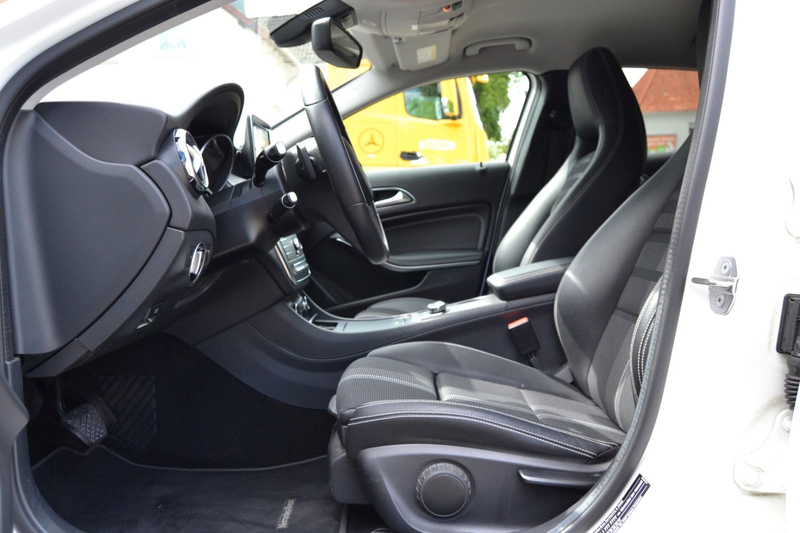 Mercedes-Benz GLA 180 GLA180*Kamera*AHK*wenig KM*Tempomat*Automatik* — photo 12