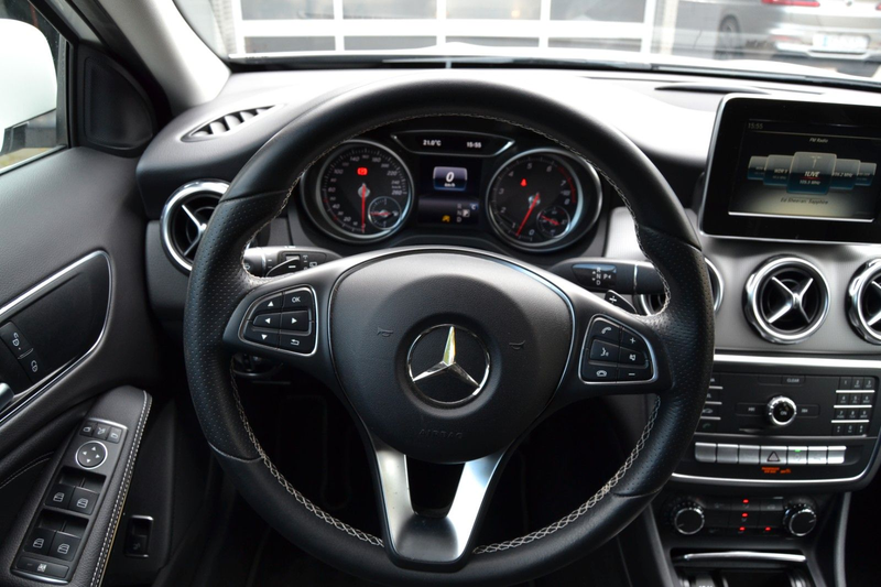 Mercedes-Benz GLA 180 GLA180*Kamera*AHK*wenig KM*Tempomat*Automatik* — photo 15