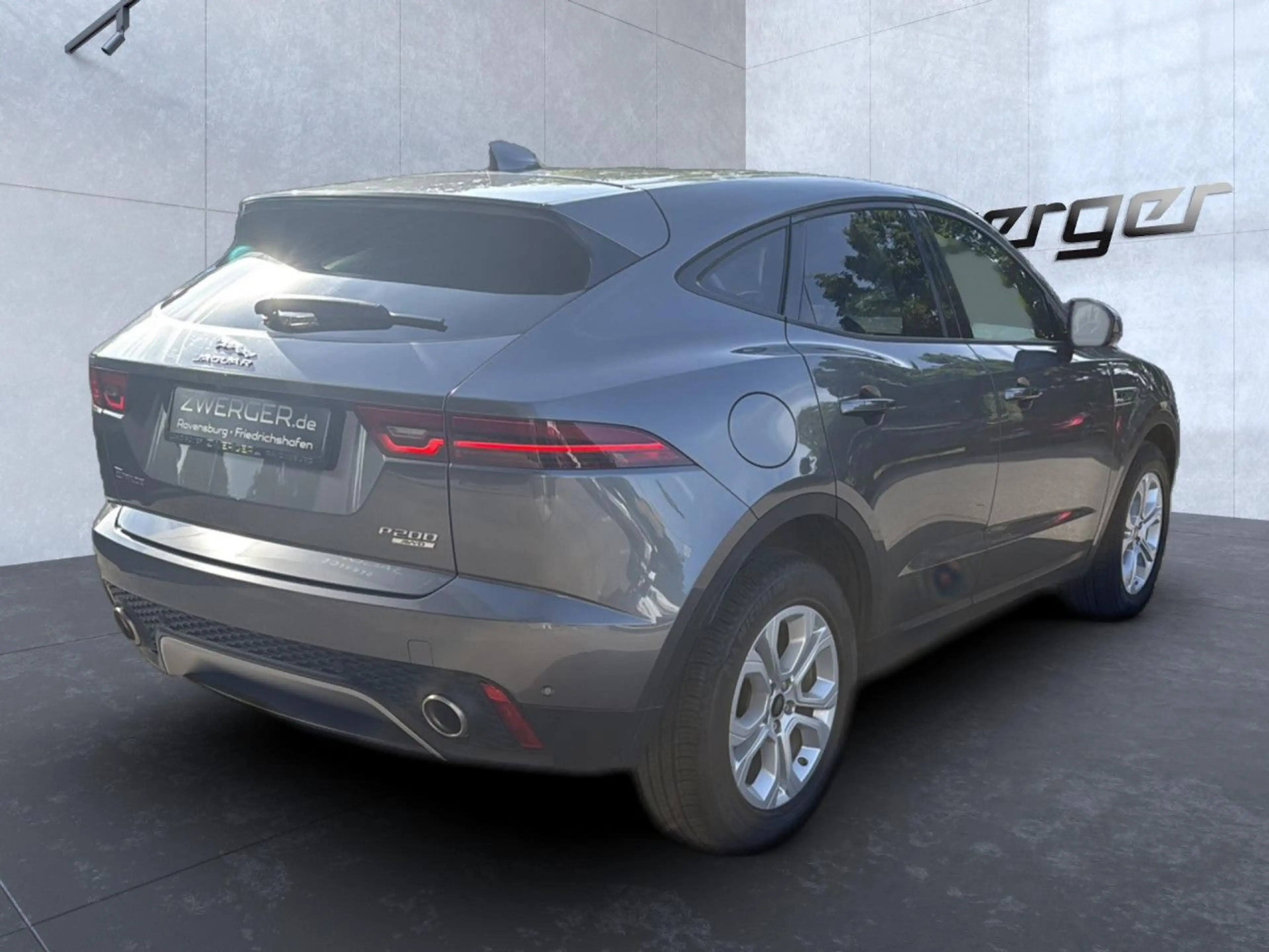 Jaguar E-Pace P200 AWD S Bluetooth Navi LED Vollleder — photo 3