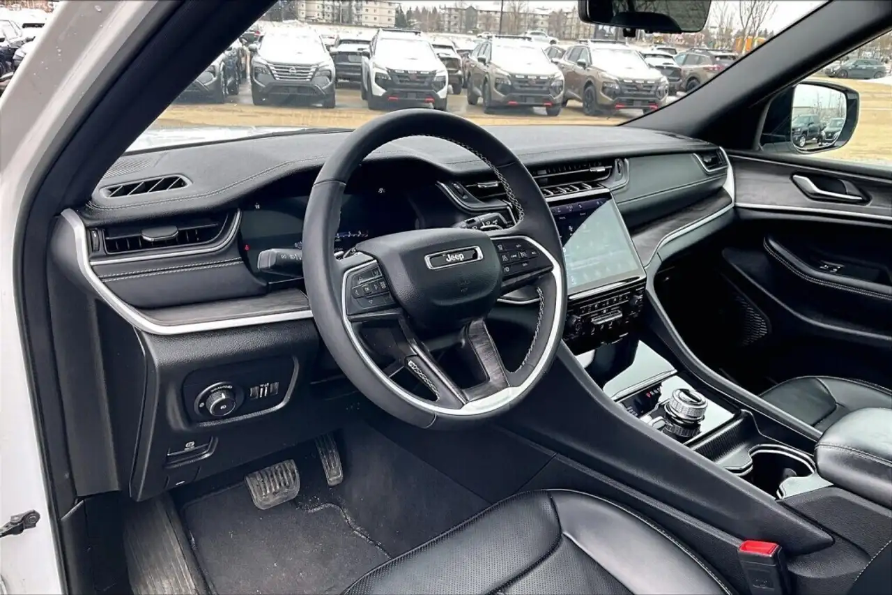 Jeep Grand Cherokee снимка Jeep Grand Cherokee