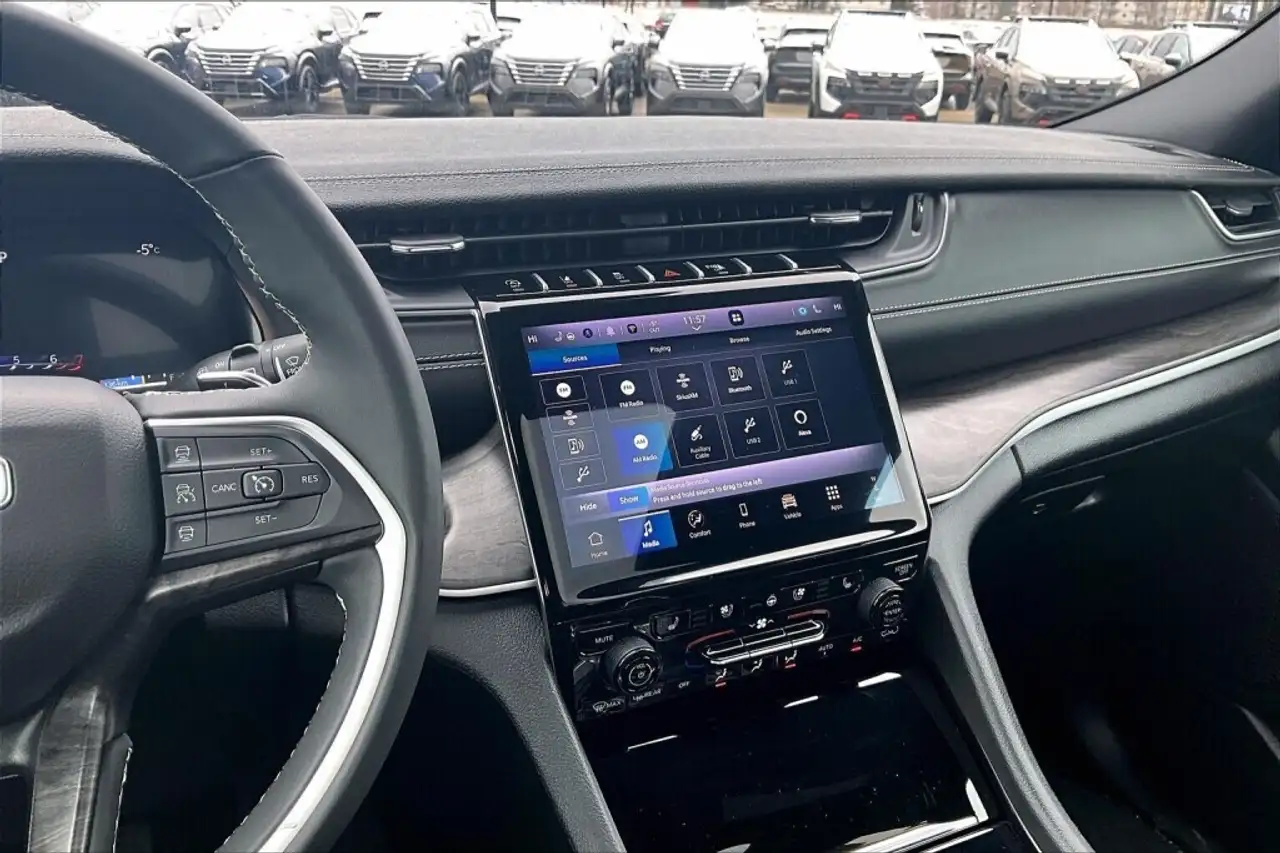 Jeep Grand Cherokee снимка Jeep Grand Cherokee