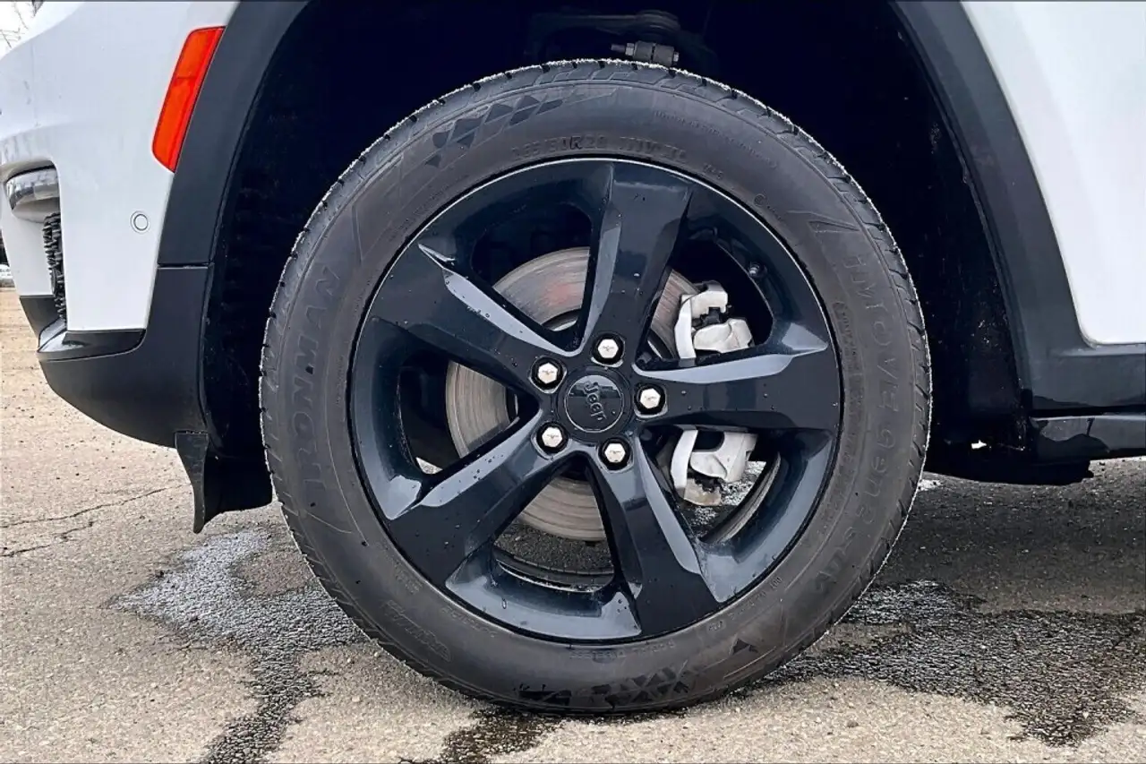 Jeep Grand Cherokee снимка Jeep Grand Cherokee