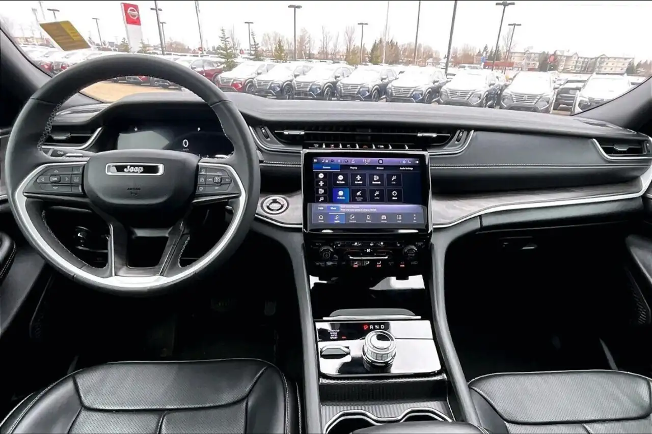 Jeep Grand Cherokee снимка Jeep Grand Cherokee