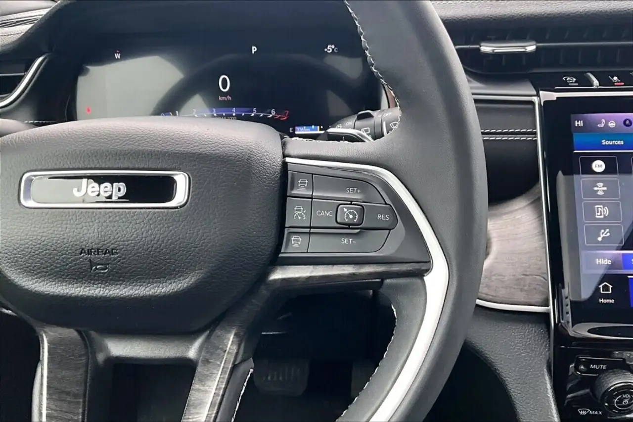 Jeep Grand Cherokee снимка Jeep Grand Cherokee