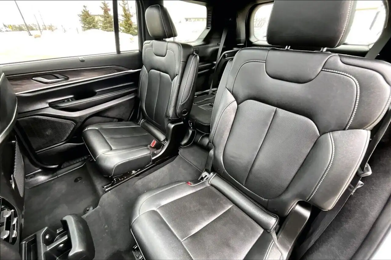 Jeep Grand Cherokee снимка Jeep Grand Cherokee