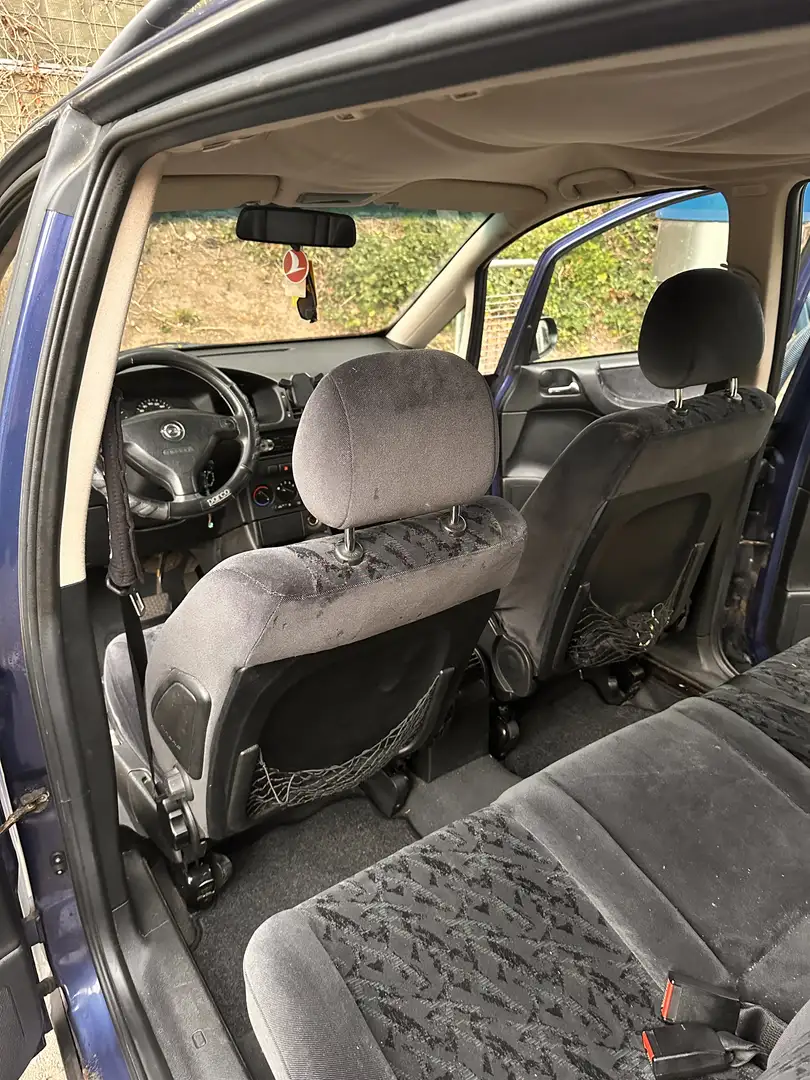 Opel Zafira 1.8 Comfort - 2