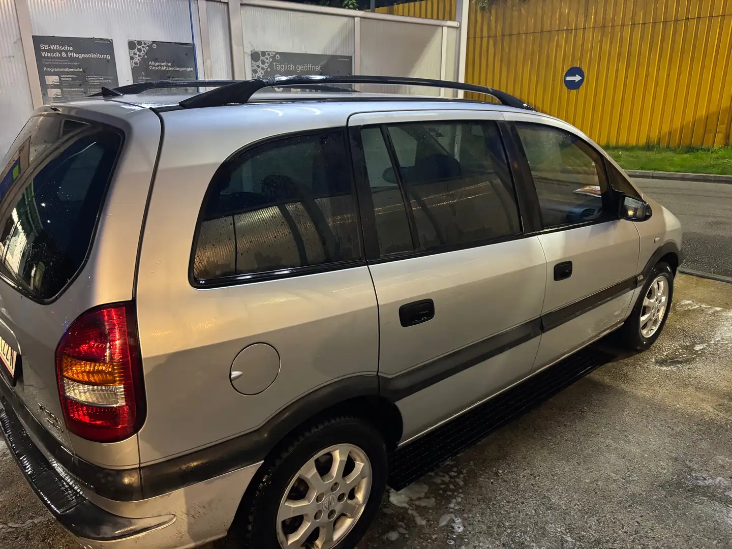 Opel Zafira Zafira 2,0 16V DTI Silber - 2