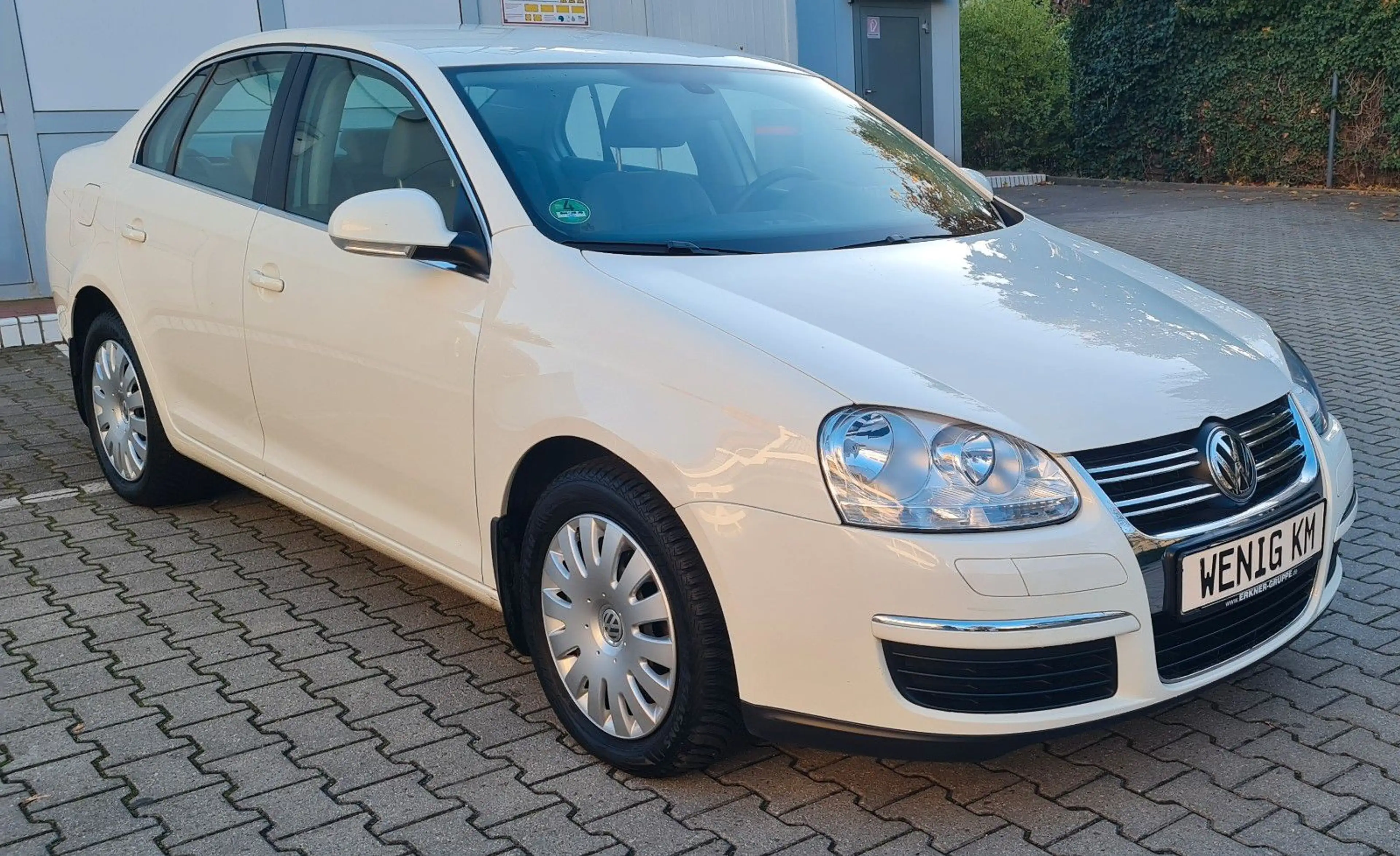 Volkswagen Jetta 1.6 MPI Erst 42000TKM 1 Hand . — photo 2