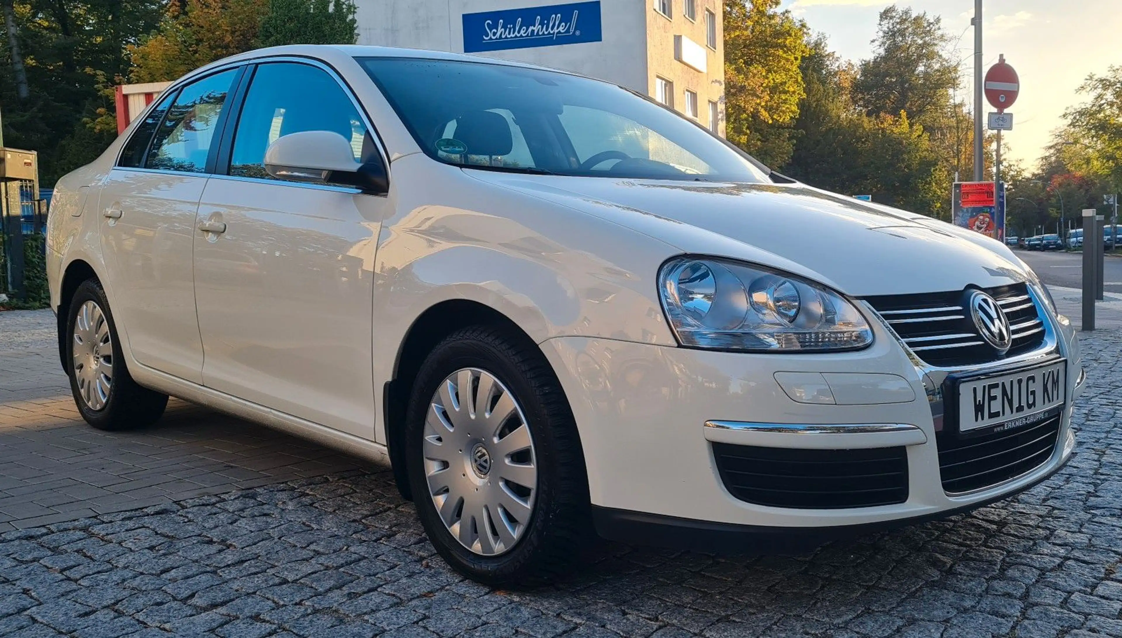 Volkswagen Jetta 1.6 MPI Erst 42000TKM 1 Hand . — photo 11