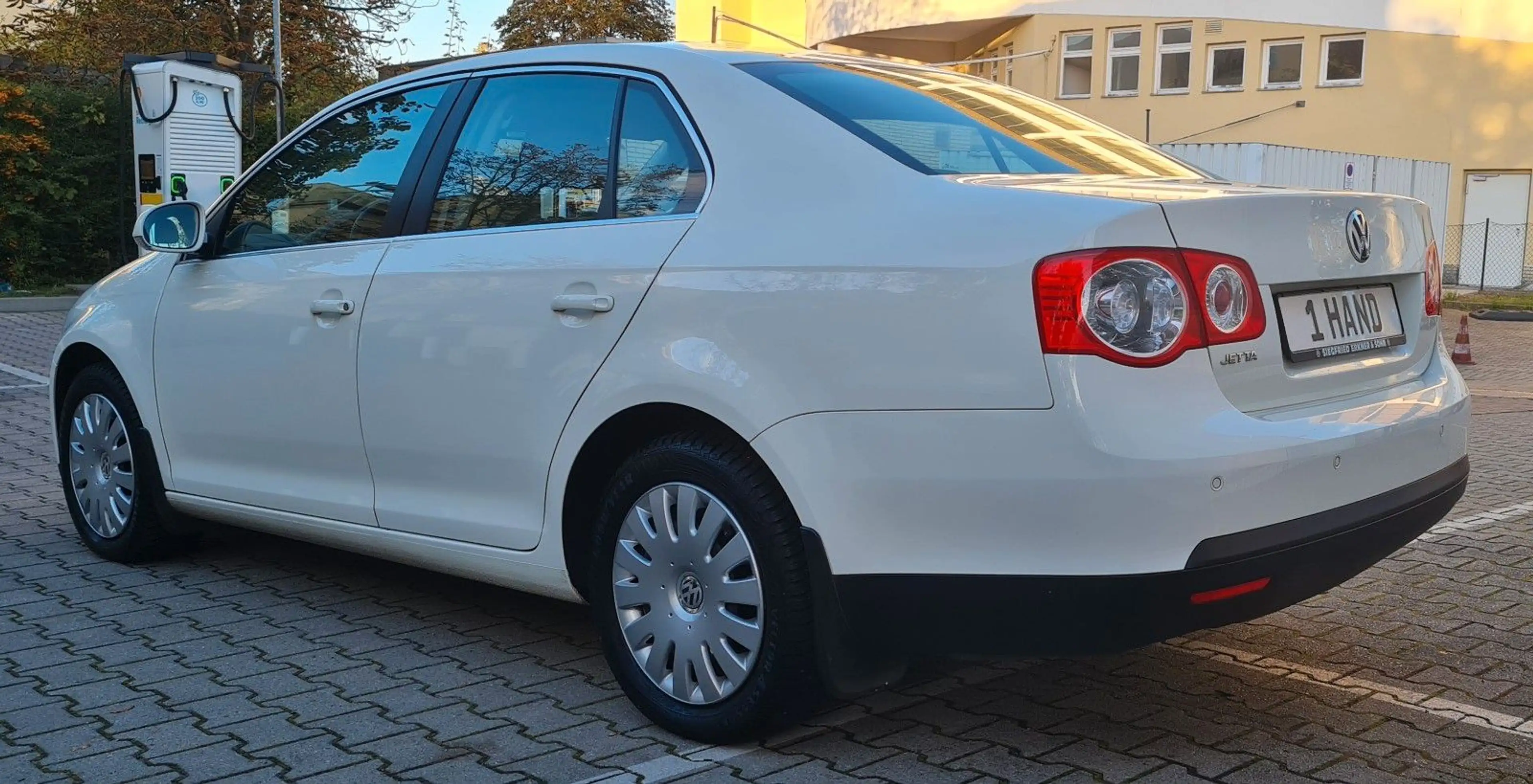 Volkswagen Jetta 1.6 MPI Erst 42000TKM 1 Hand . — photo 14