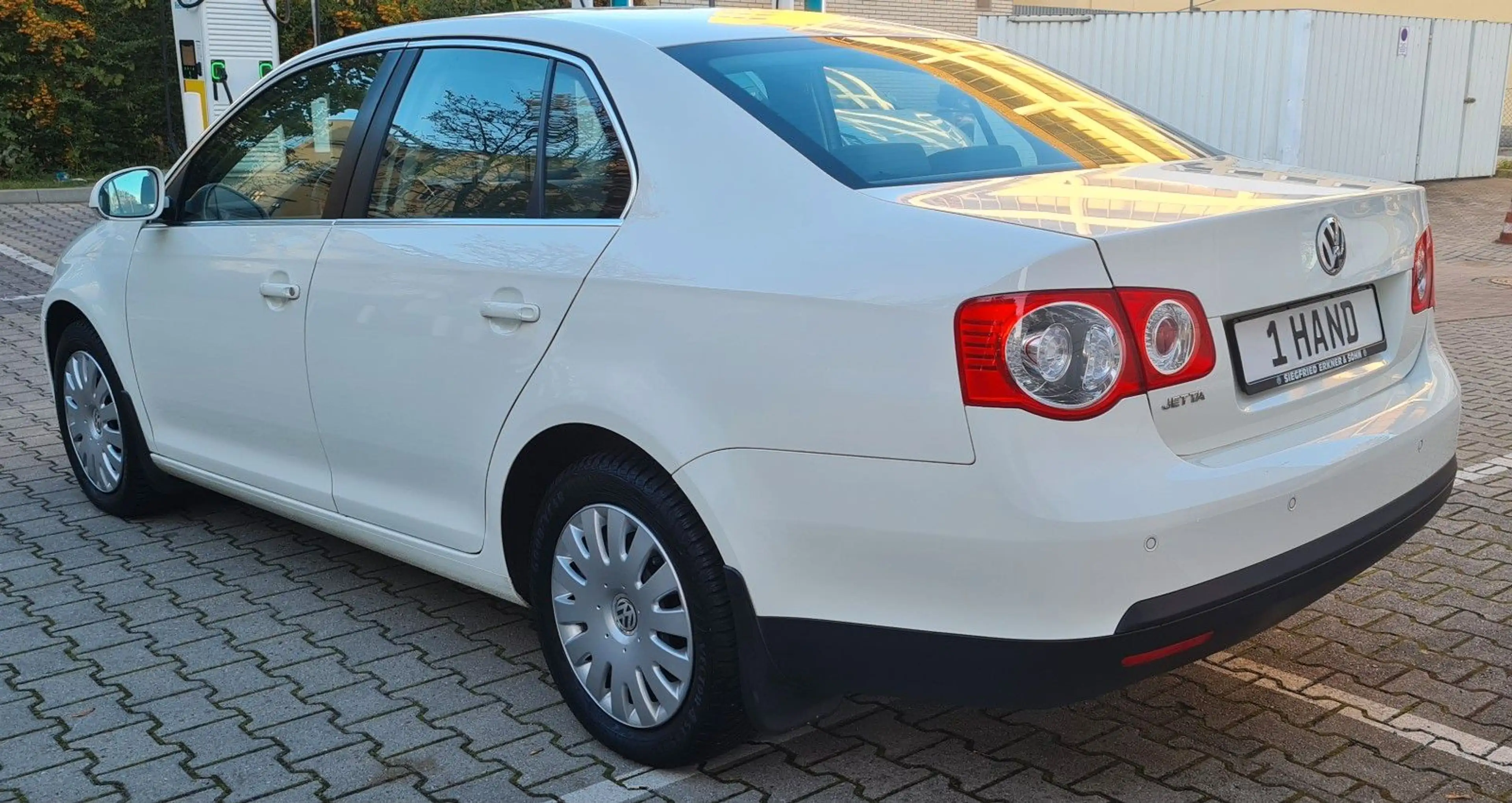 Volkswagen Jetta 1.6 MPI Erst 42000TKM 1 Hand . — photo 6