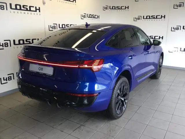 Audi Q8 E-Tron view 3