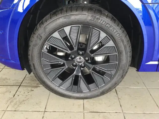 Audi Q8 E-Tron view 6