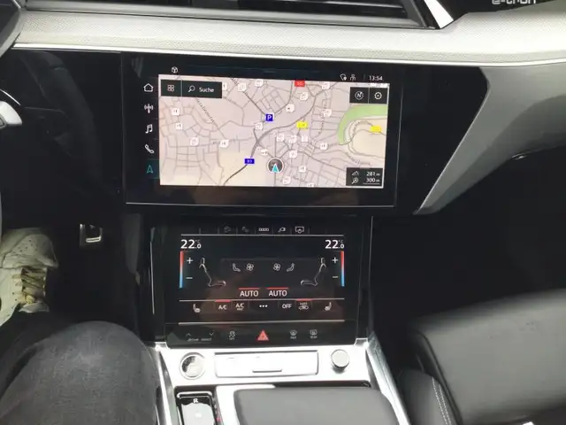 Audi Q8 E-Tron view 9