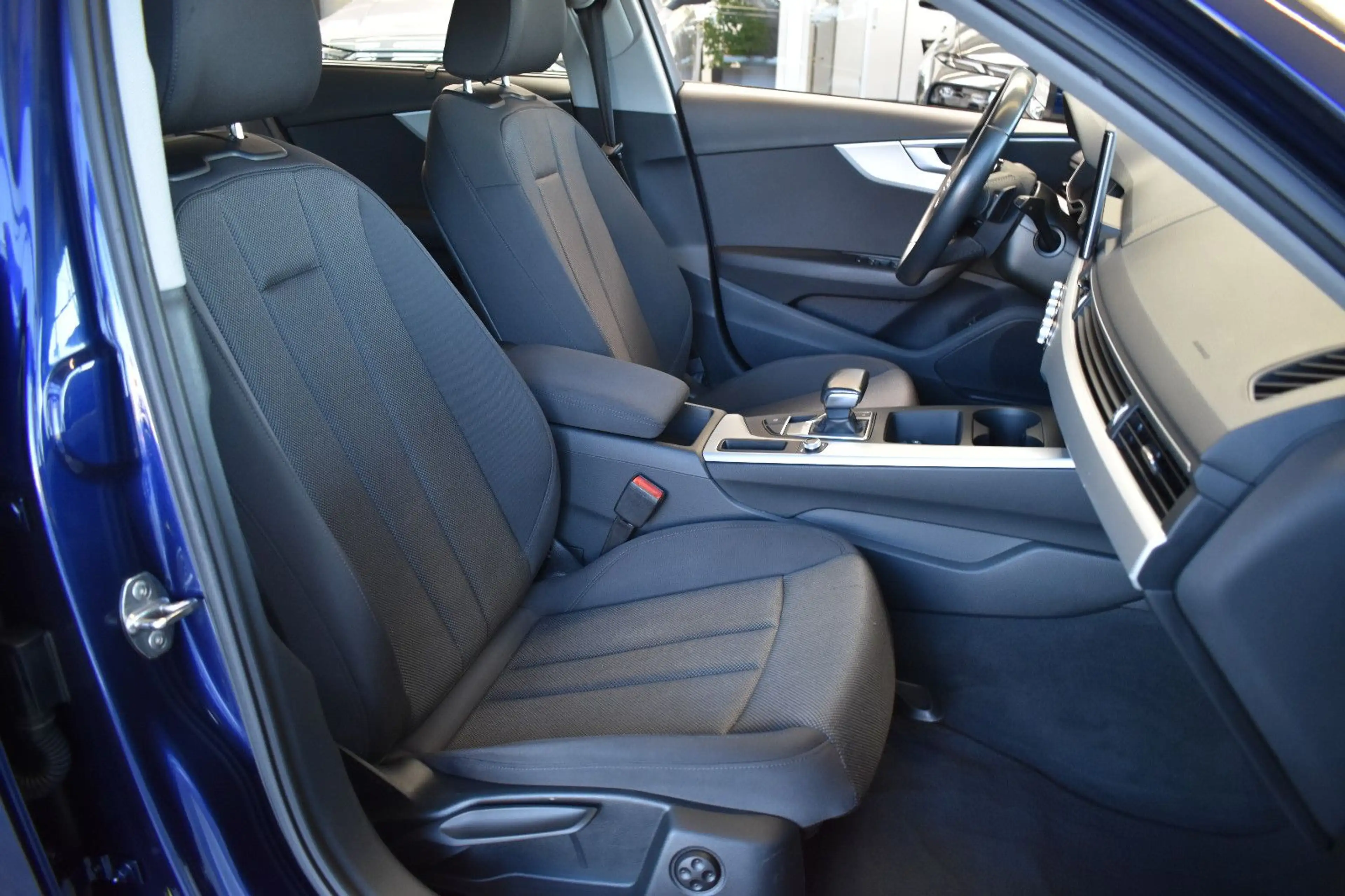 Audi A4 Avant 30TDI S-tronic LED~Nav~DAB~SHZ~Tempomat — photo 9