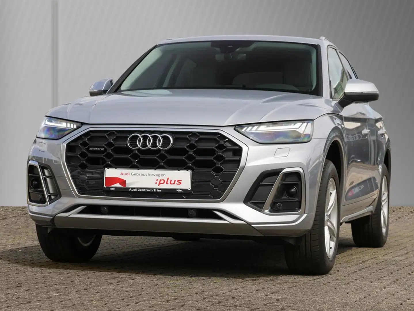 Audi Q5 40 TDI quattro S line S tronic Silber - 2