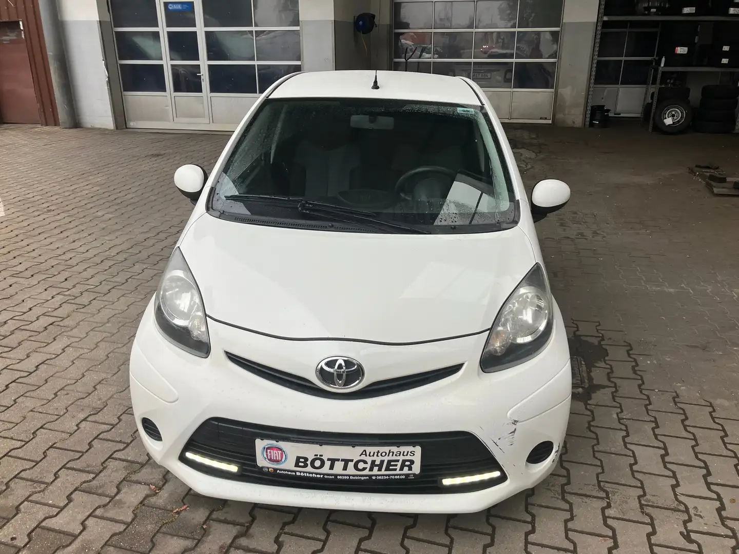 Toyota Aygo Cool Weiß - 1