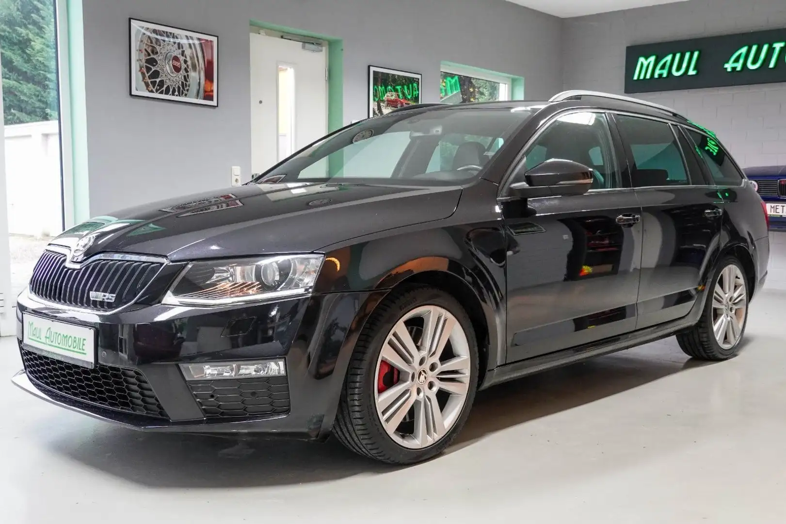Skoda Octavia Combi RS Automatik,8-Fach Schwarz - 1