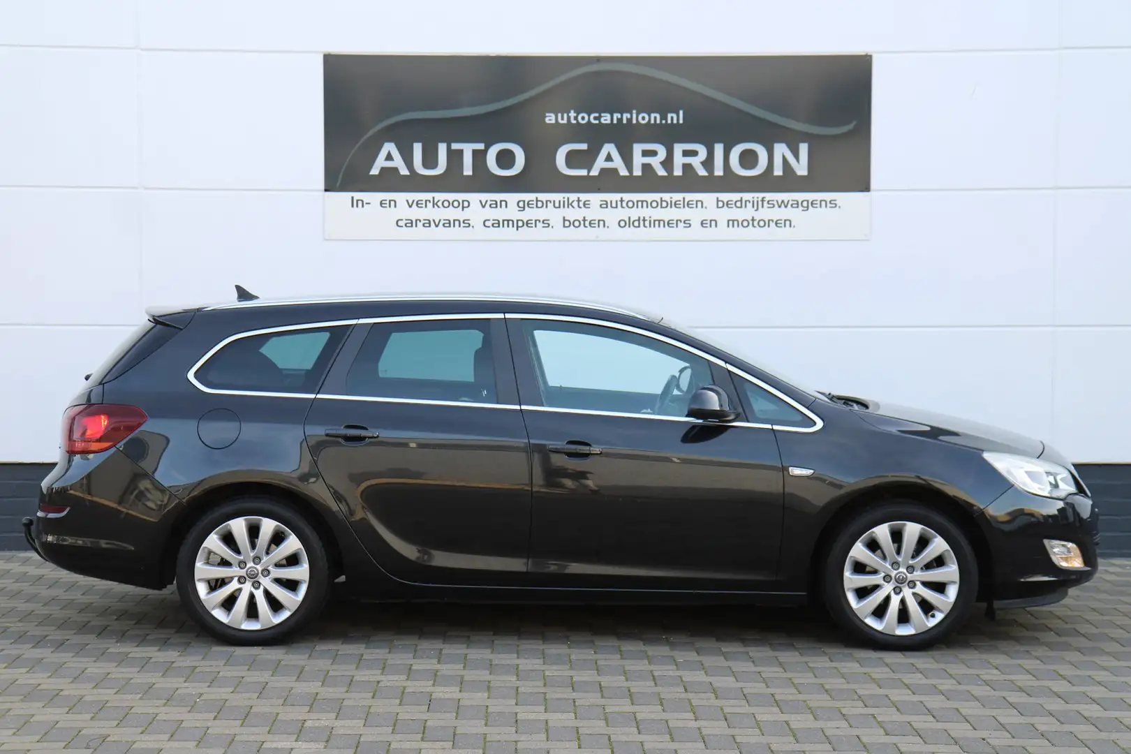 Opel Astra Sports Tourer 1.4 Turbo Cosmo Navi Trekhaak NAP ! Schwarz - 2