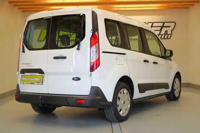 Ford Transit Connect view 4