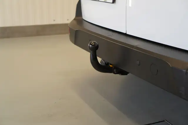 Ford Transit Connect view 13