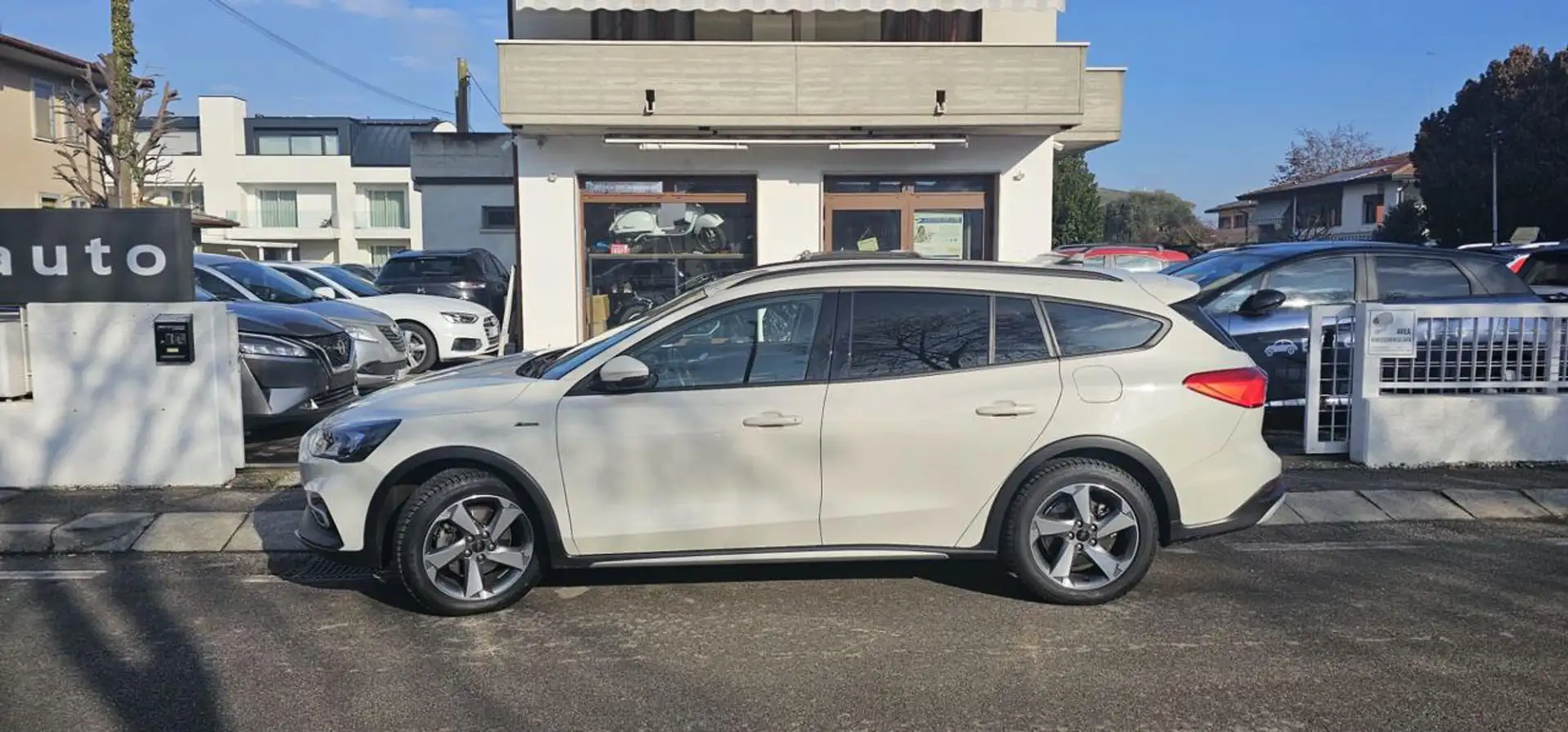 Ford Focus 1.5 EcoBlue 120 CV SW Active Blanc - 2