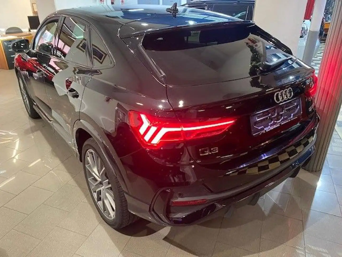 Audi Q3 SPB 35 TFSI Black Line  edition S-Tronic Cerchi20" Nero - 2